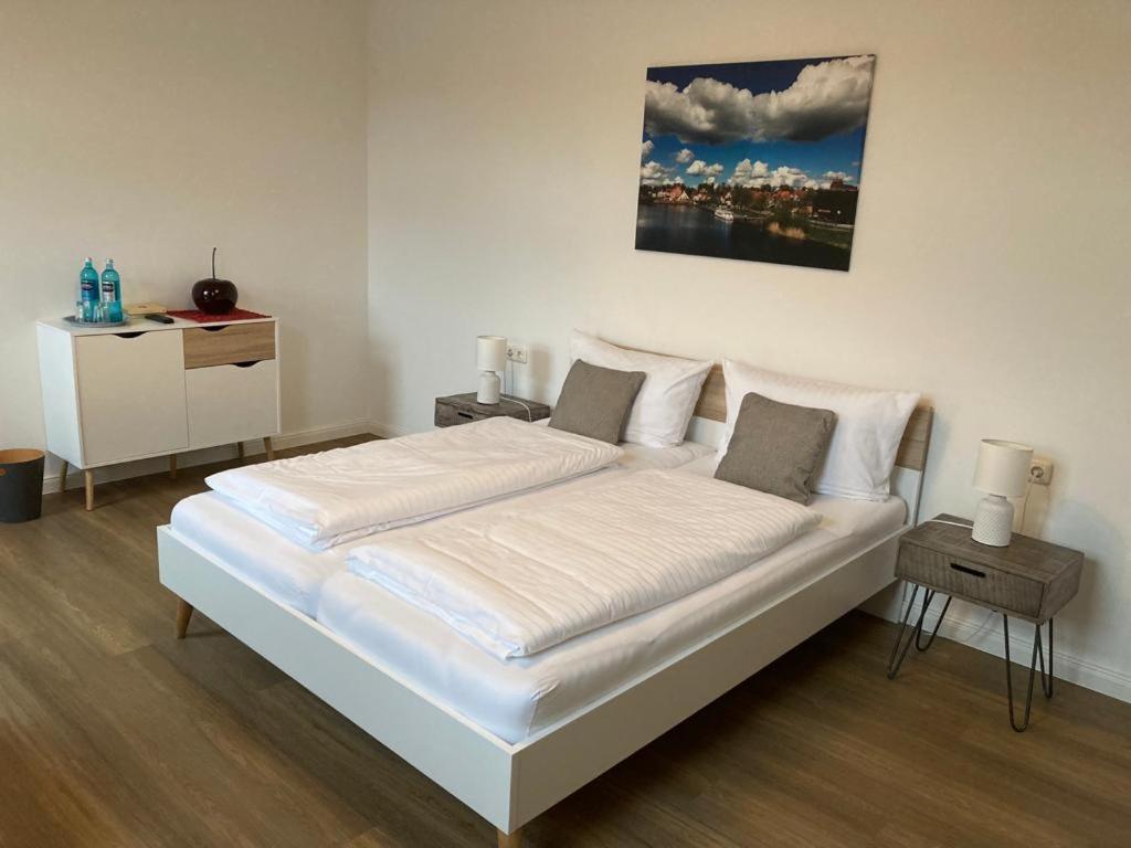 Das Bilderbuchcafe - Ferien - Apartment No 3 - Markt 7 Havelberg Dış mekan fotoğraf